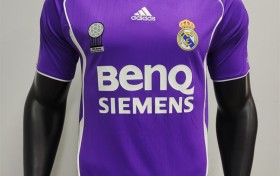 优质品牌足球服打折中，春季新款抢先购