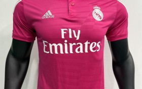 足球服号码印刷技术，确保字体明晰持久