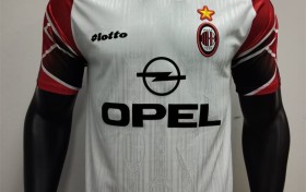 高端足球服号码印号，快捷贴合无起泡体验